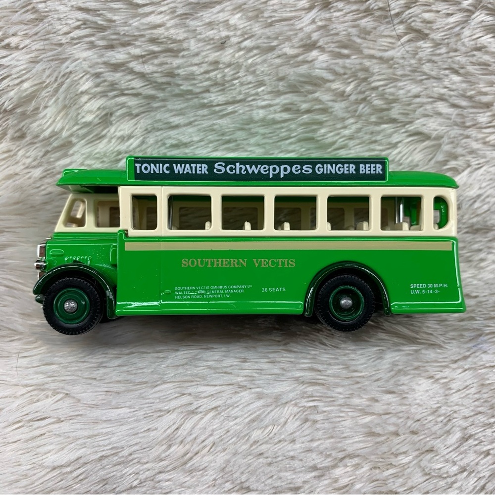 Lledo No. 17021 – 1932 AEC Regal Single Deck Bus Vintage Die-Cast Collectible